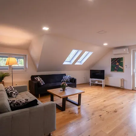 River Valley Vista דירה